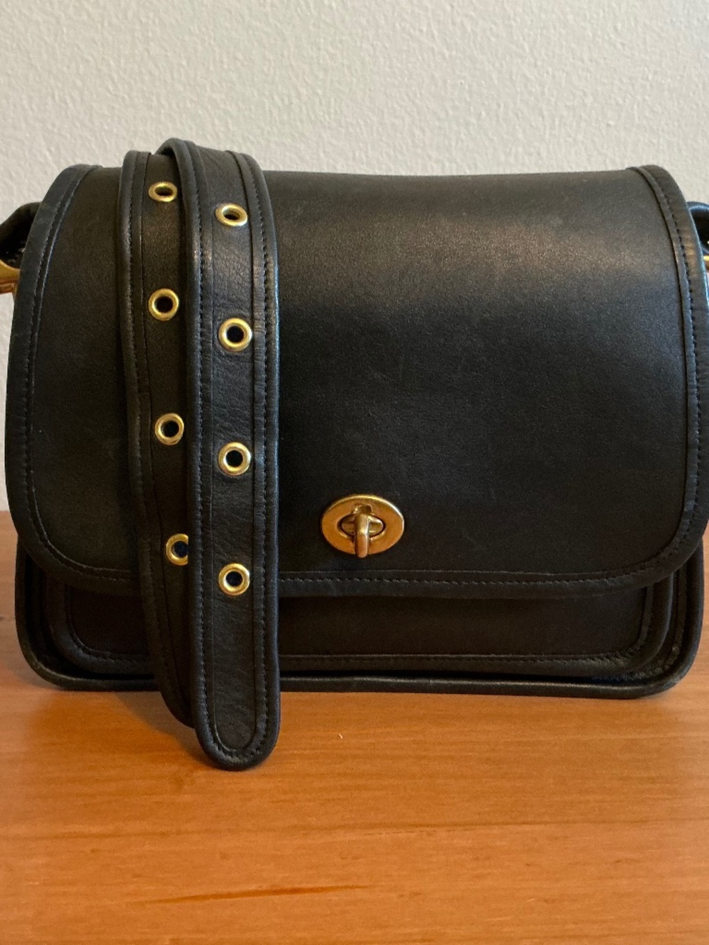 Vintage Coach Rambler’s Legacy 9061 - Black with Brass hardware - Excellent Cond